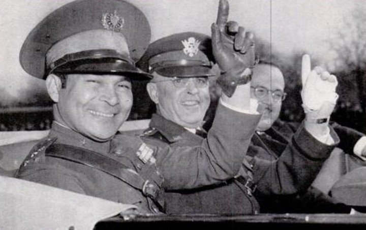 Cuban dictator Fulgencio Batista with U.S. Army Chief of staff Malin Craig in Washington D.C. on Armistice Day 1938.